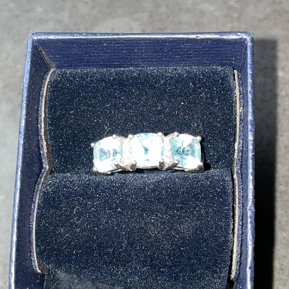 NEW SKY BLUE TOPAZ RING SIZE 8 NIB - Picture 4 of 4